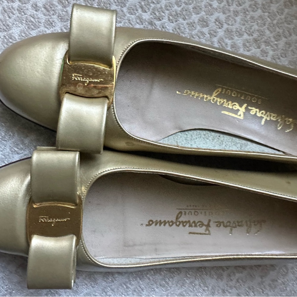 Salvatore Ferragamo Gold Women's Shoes sz6